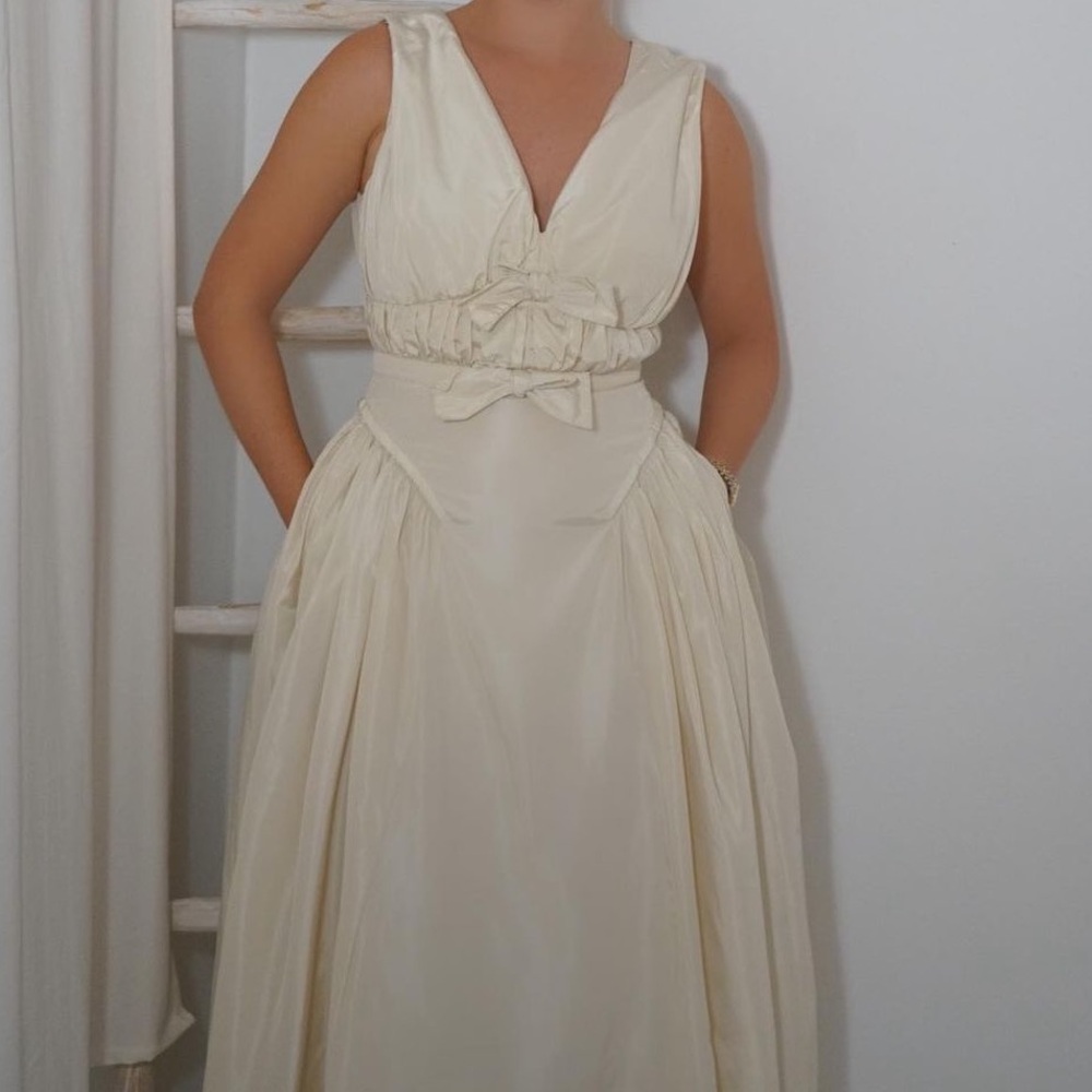 Ivory Midi Dress with Bow Details size Small (NEVER WORN)